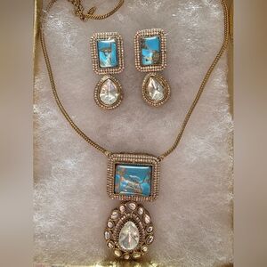 Elegant Gold and Turquoise Pendant Set